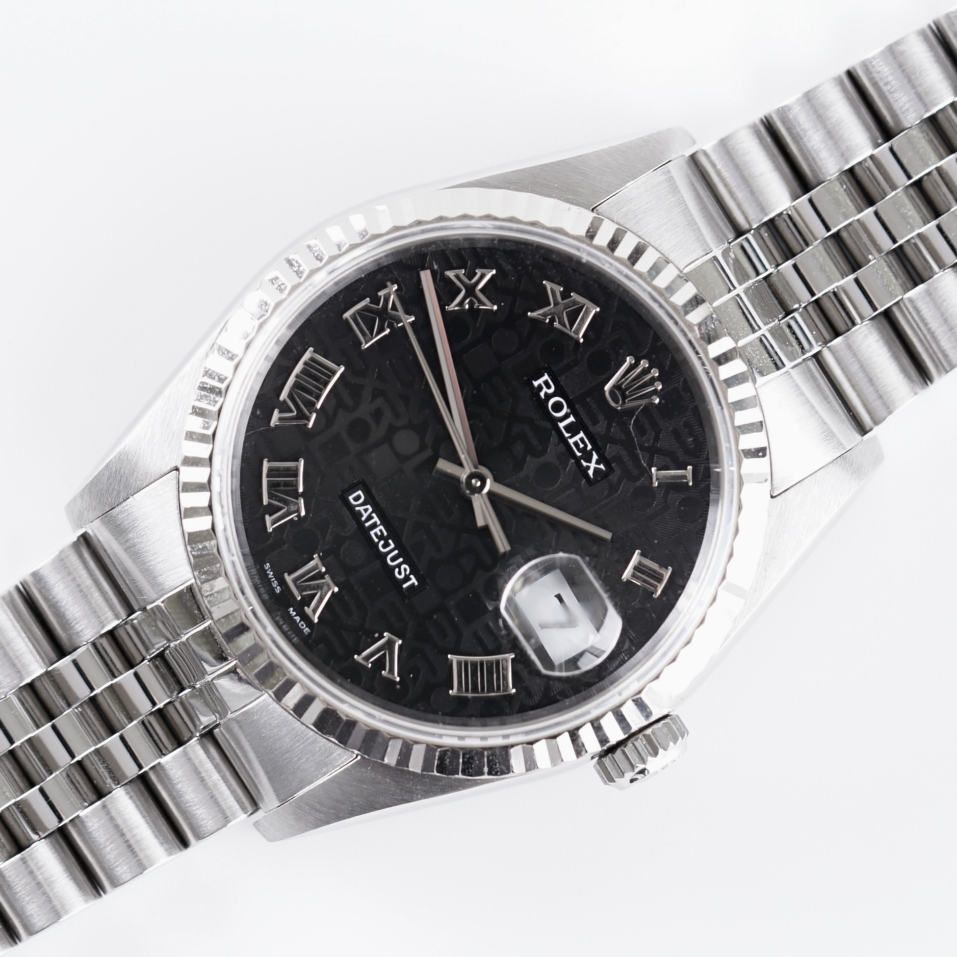 Alles over Tweedehands Rolex Horloges 10 rolex-oyster-perpetual-datejust-black-logo-16234-2002