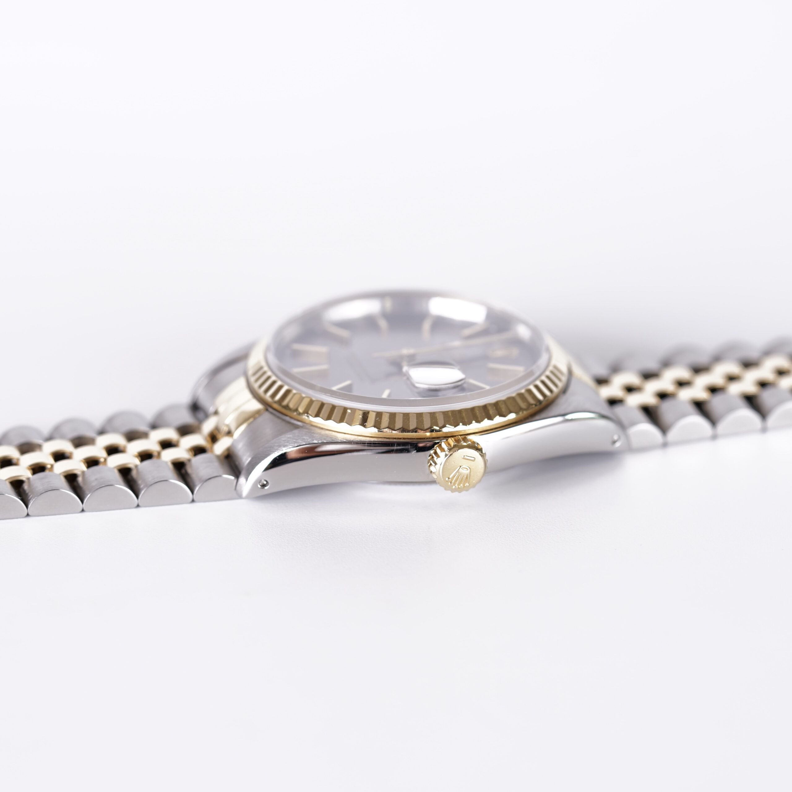 Een Rolex horloge opwinden 7 rolex-oyster-perpetual-datejust-grey-16233-1988