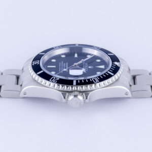 rolex-submariner-date-16610-4