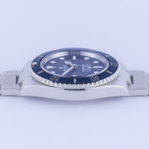 Rolex Submariner No-Date Black 124060 2022 (Full Set) 12 rolex-submariner-no-date-124060