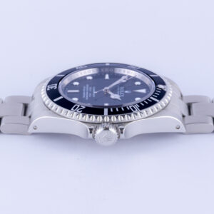 rolex-submariner-14060m-2