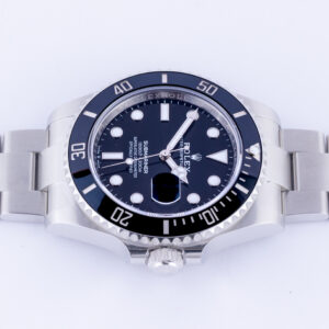 rolex-submariner-date-126610ln-4
